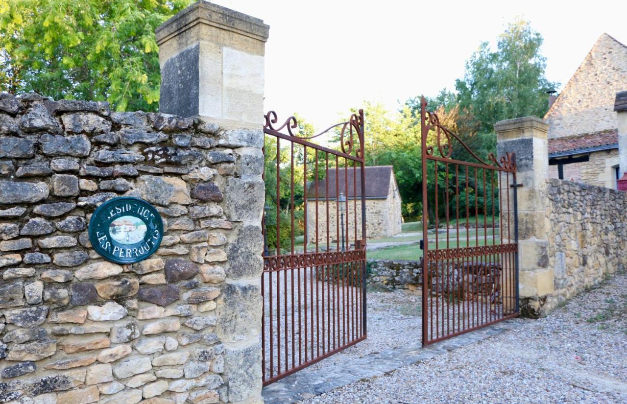 Villa Les Perroutis Saint-Alvère Exterior foto