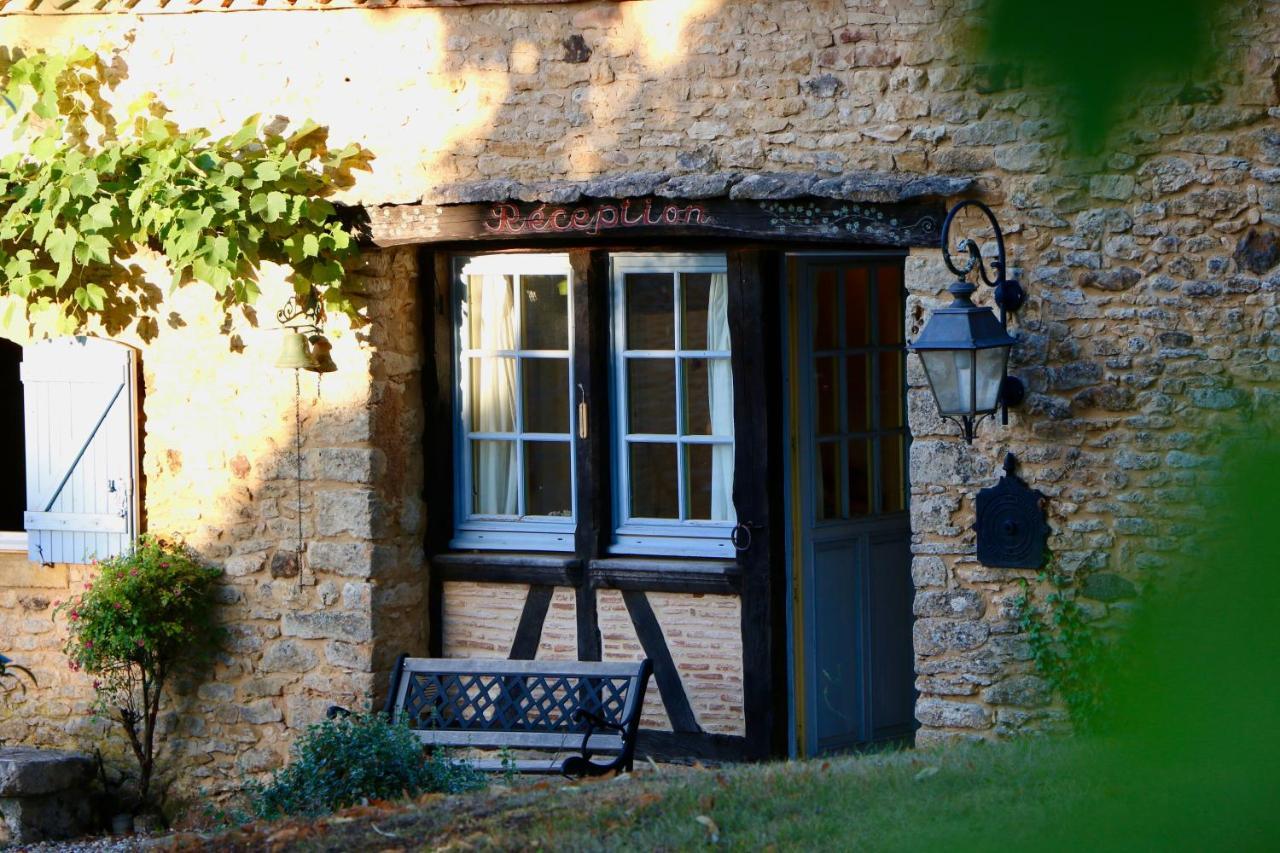 Villa Les Perroutis Saint-Alvère Exterior foto