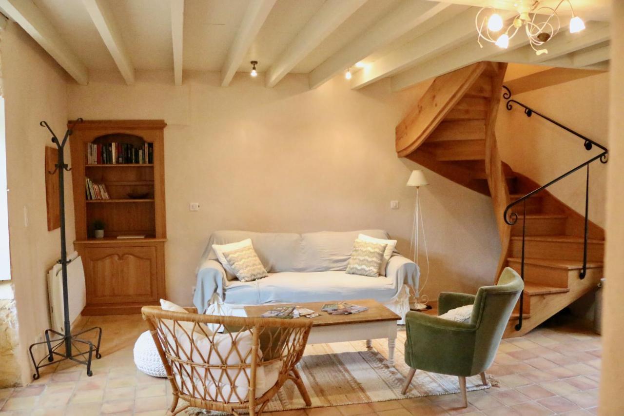Villa Les Perroutis Saint-Alvère Zimmer foto